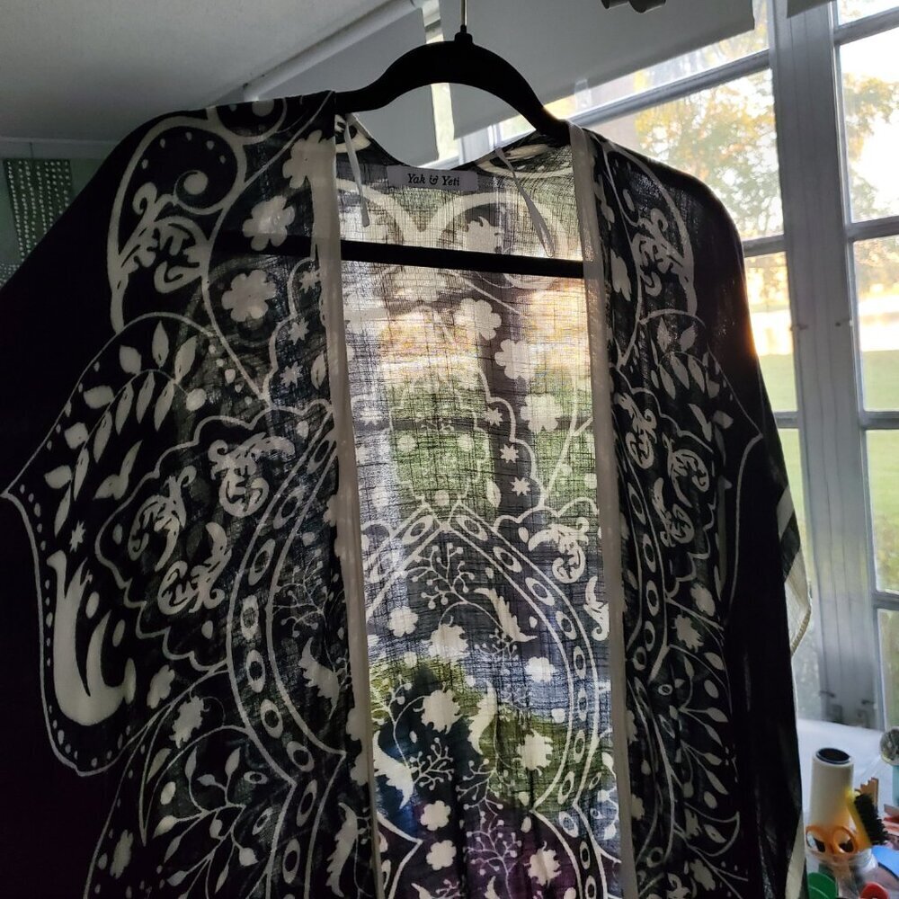 Yak & Yedi Black & White Gauzy Flowing Kimono Shawl Midi Coastal Cowgirl O/S - Picture 12 of 13